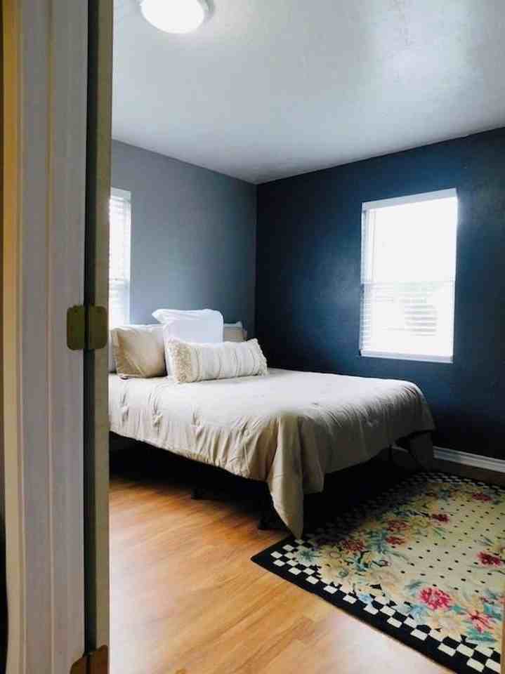 731 W Walnut St - Photo 6 of 12