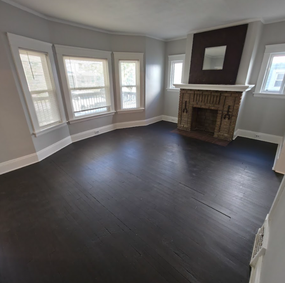 747 E 117th st - Photo 3 of 37