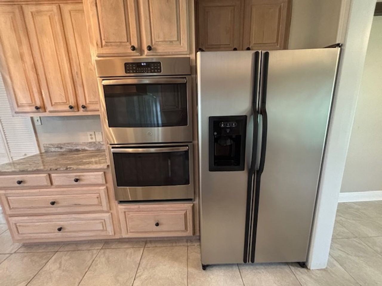 2110 S Ormond Ave - Photo 7 of 47