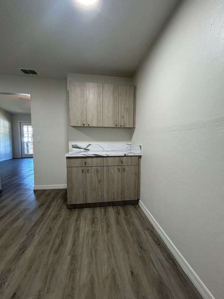 3758 Lora St - Photo 3 of 12