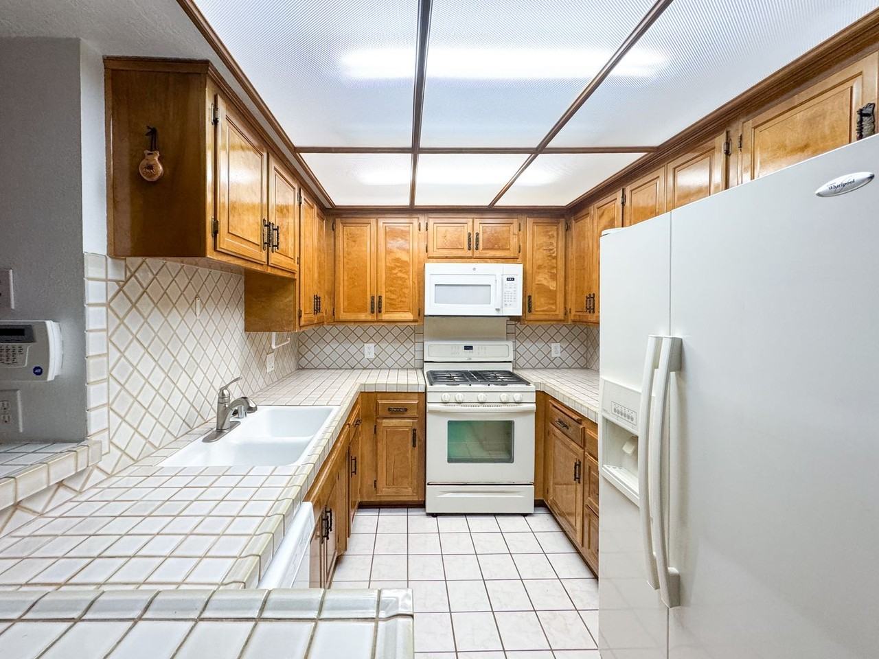 8515 Falmouth Avenue - Photo 4 of 10