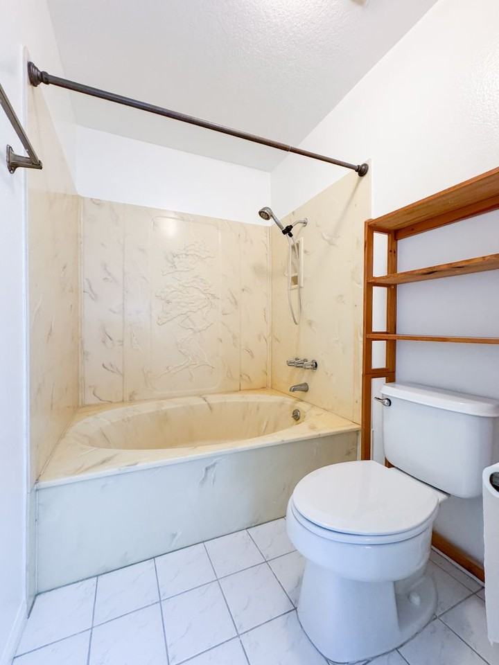 8515 Falmouth Avenue - Photo 7 of 10