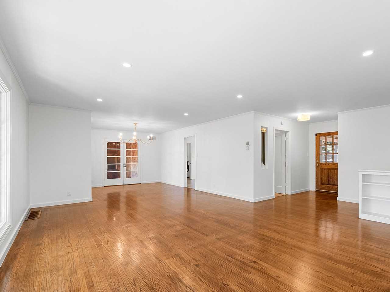 717 Glenside Dr - Photo 2 of 19