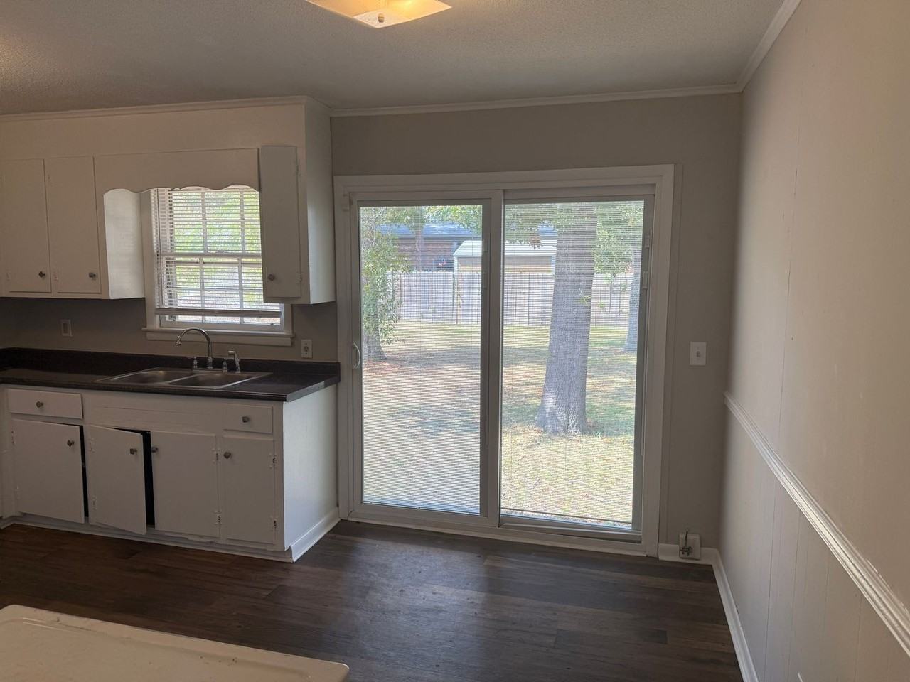 3629 Woodbury Dr - Photo 5 of 14