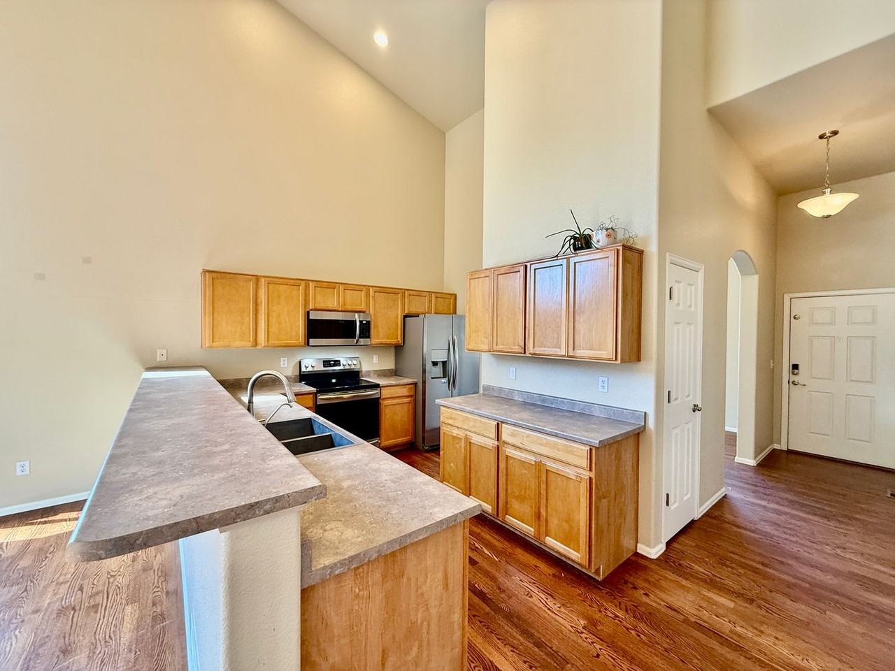 6724 Passing Sky Dr - Photo 3 of 36