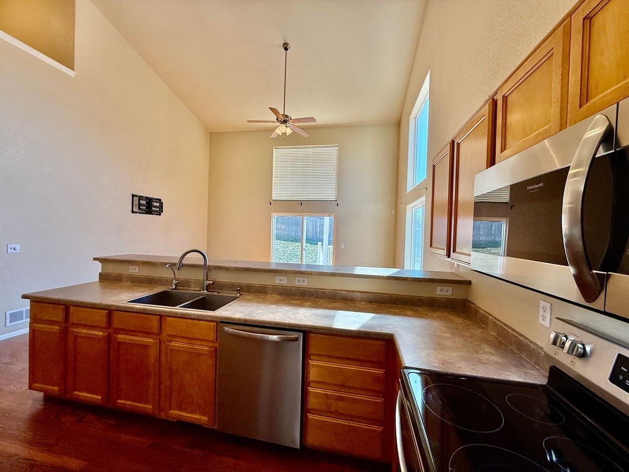 6724 Passing Sky Dr - Photo 5 of 36