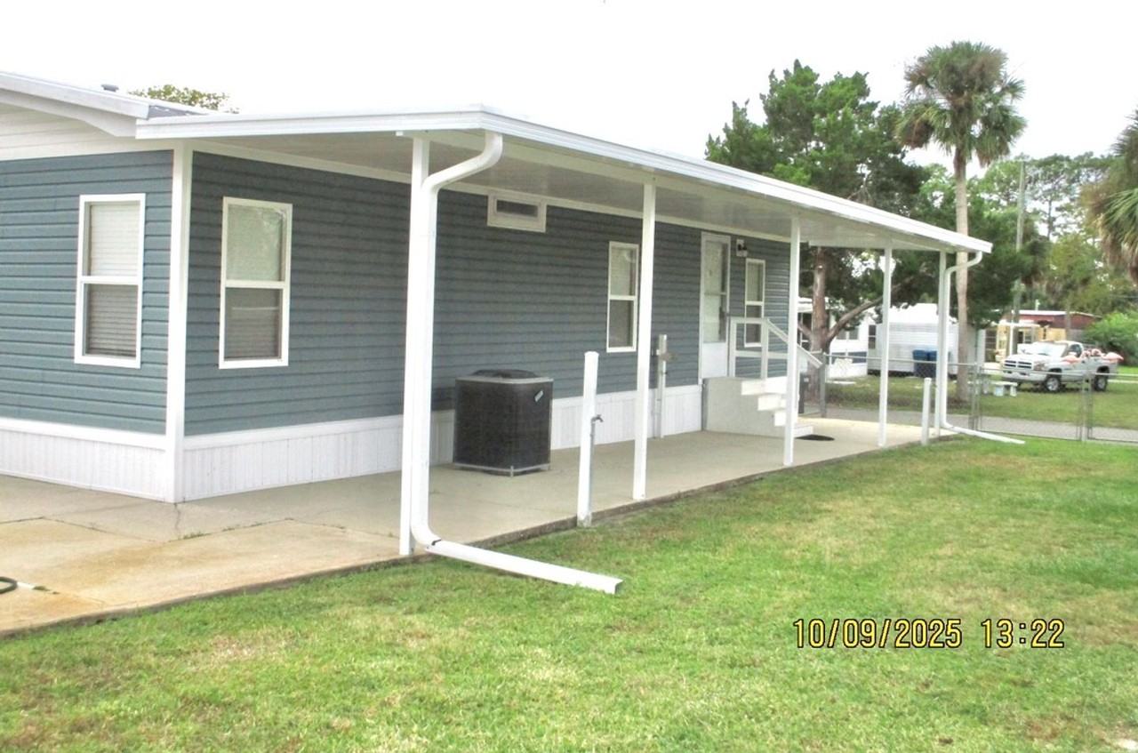 1925 Woodcrest Dr - Photo 2 of 13