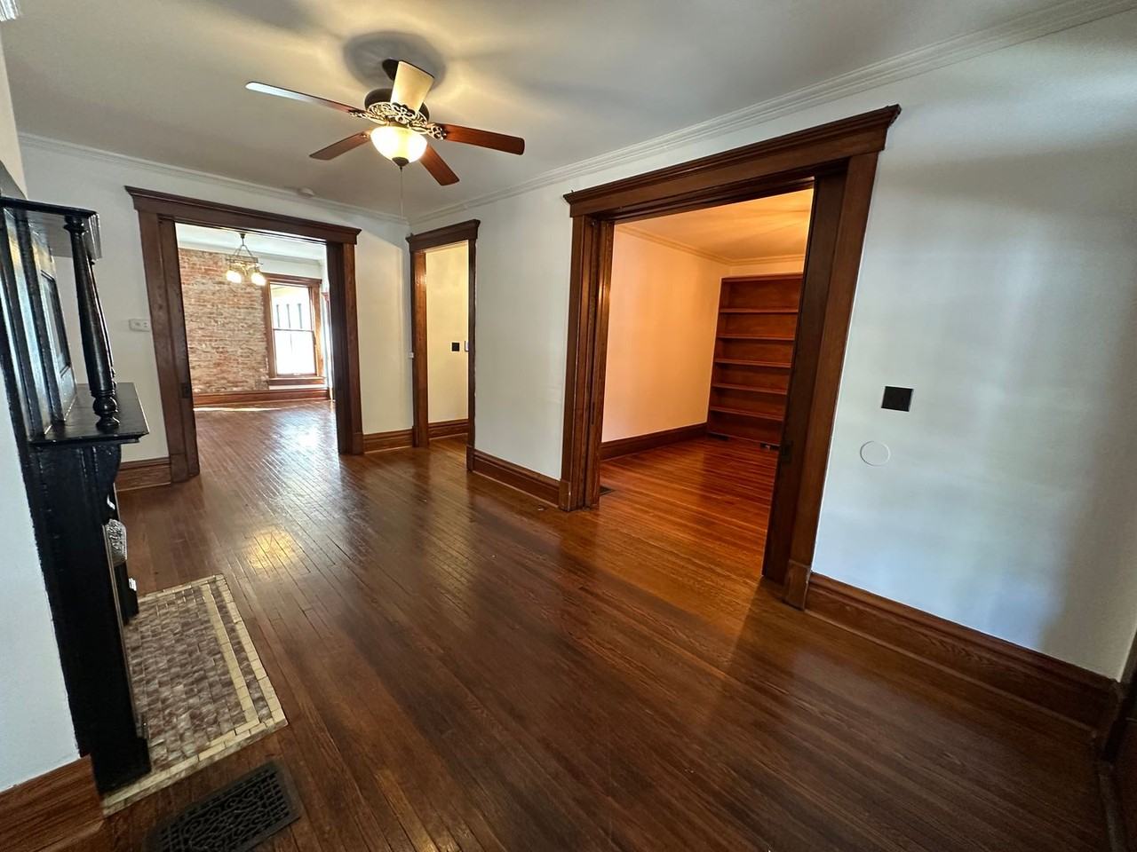 1023 Neil Ave - Photo 2 of 26