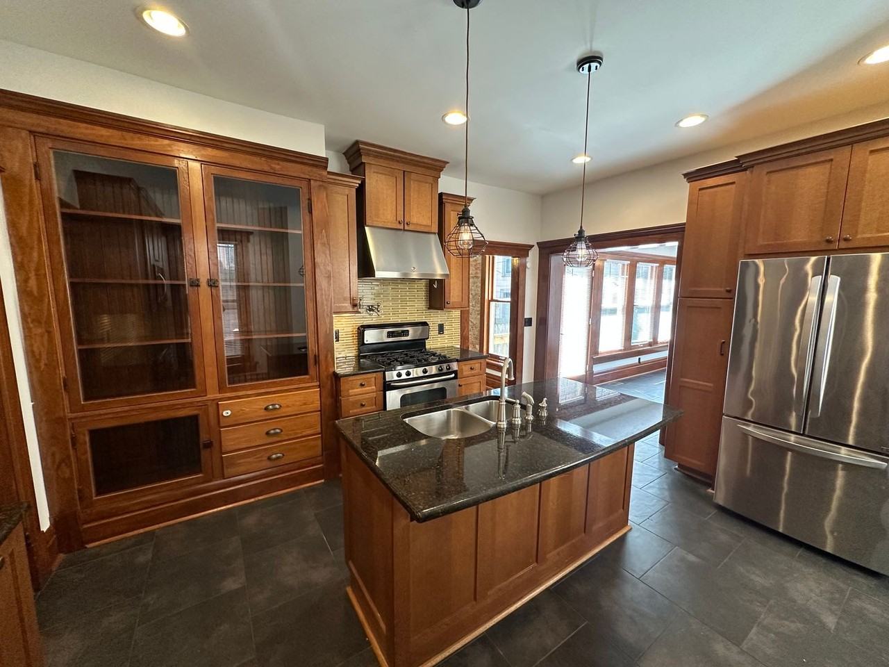 1023 Neil Ave - Photo 5 of 26