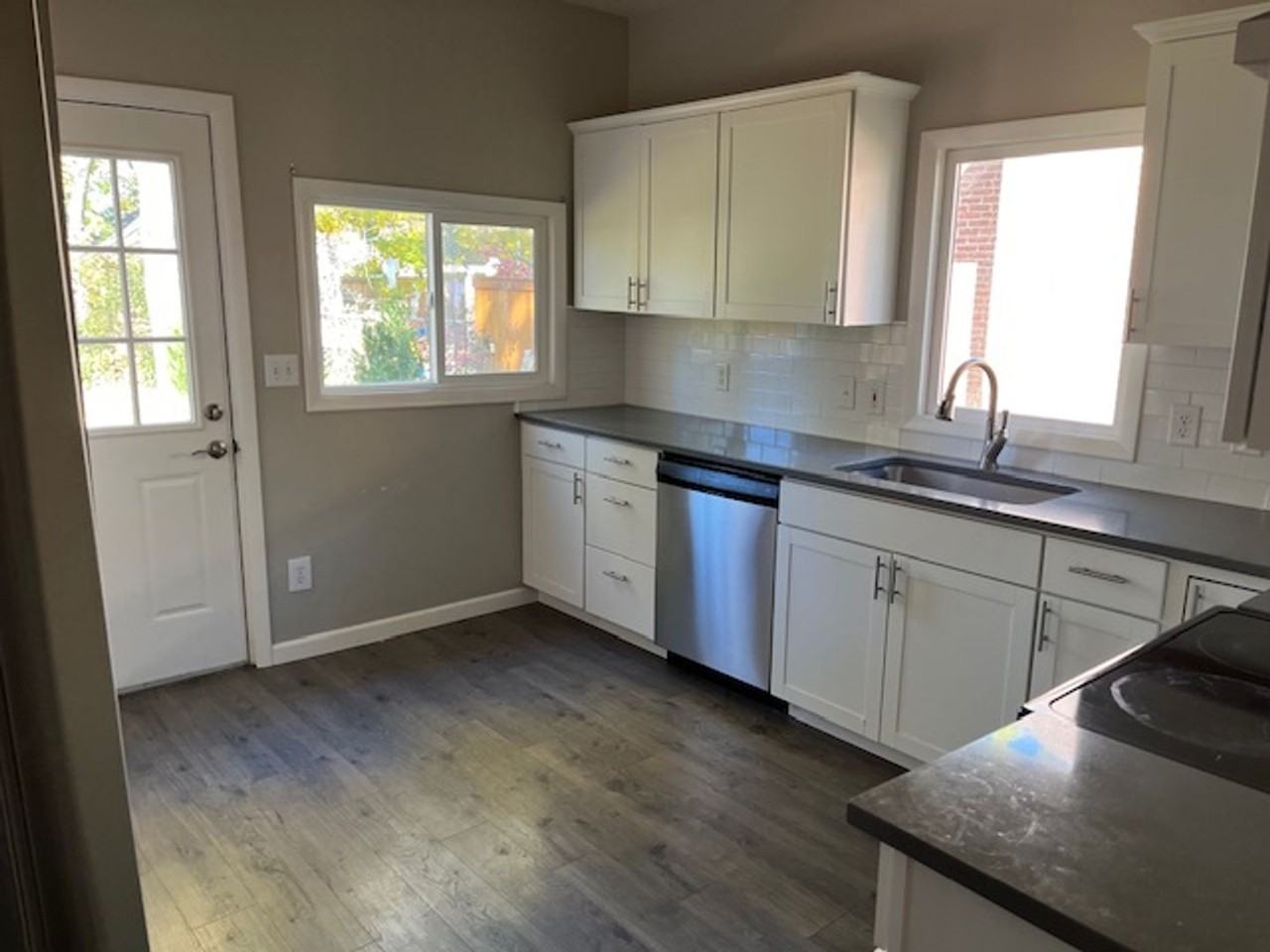 529 Emery St - Photo 7 of 27