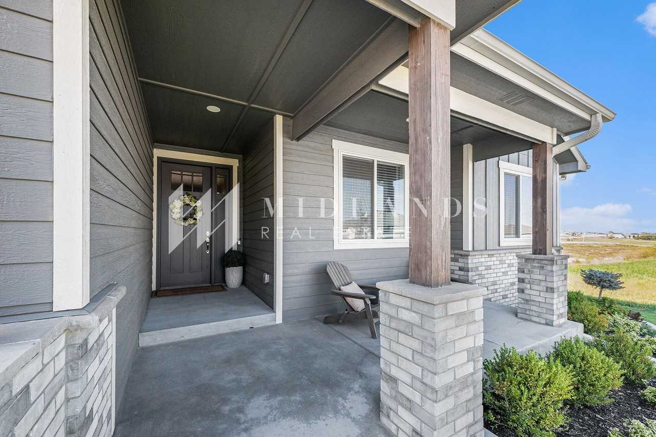 11976 South 118th Avenue - Photo 3 of 18