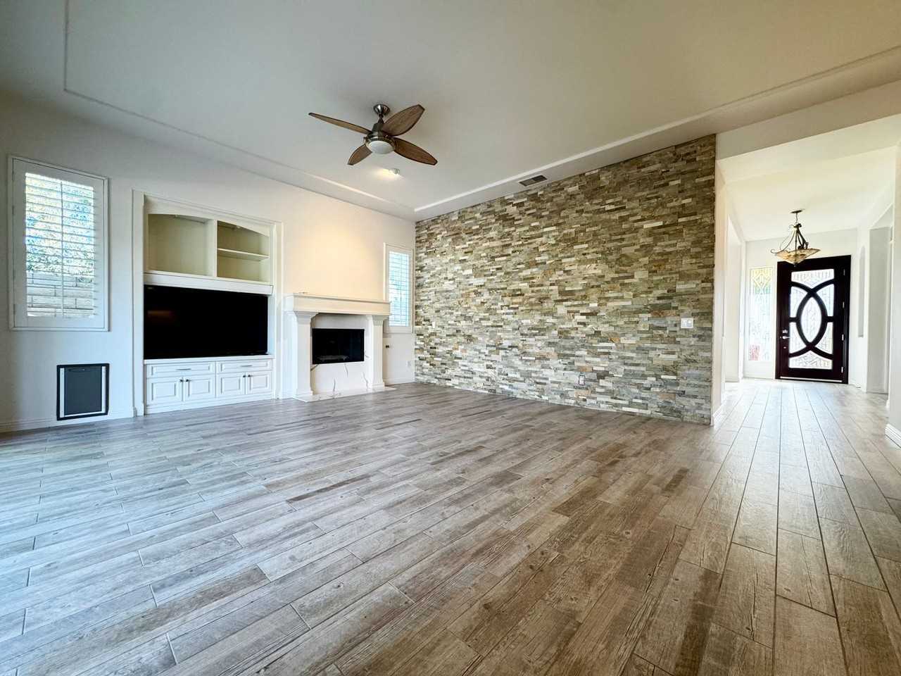 121 Fresco Lane - Photo 3 of 48