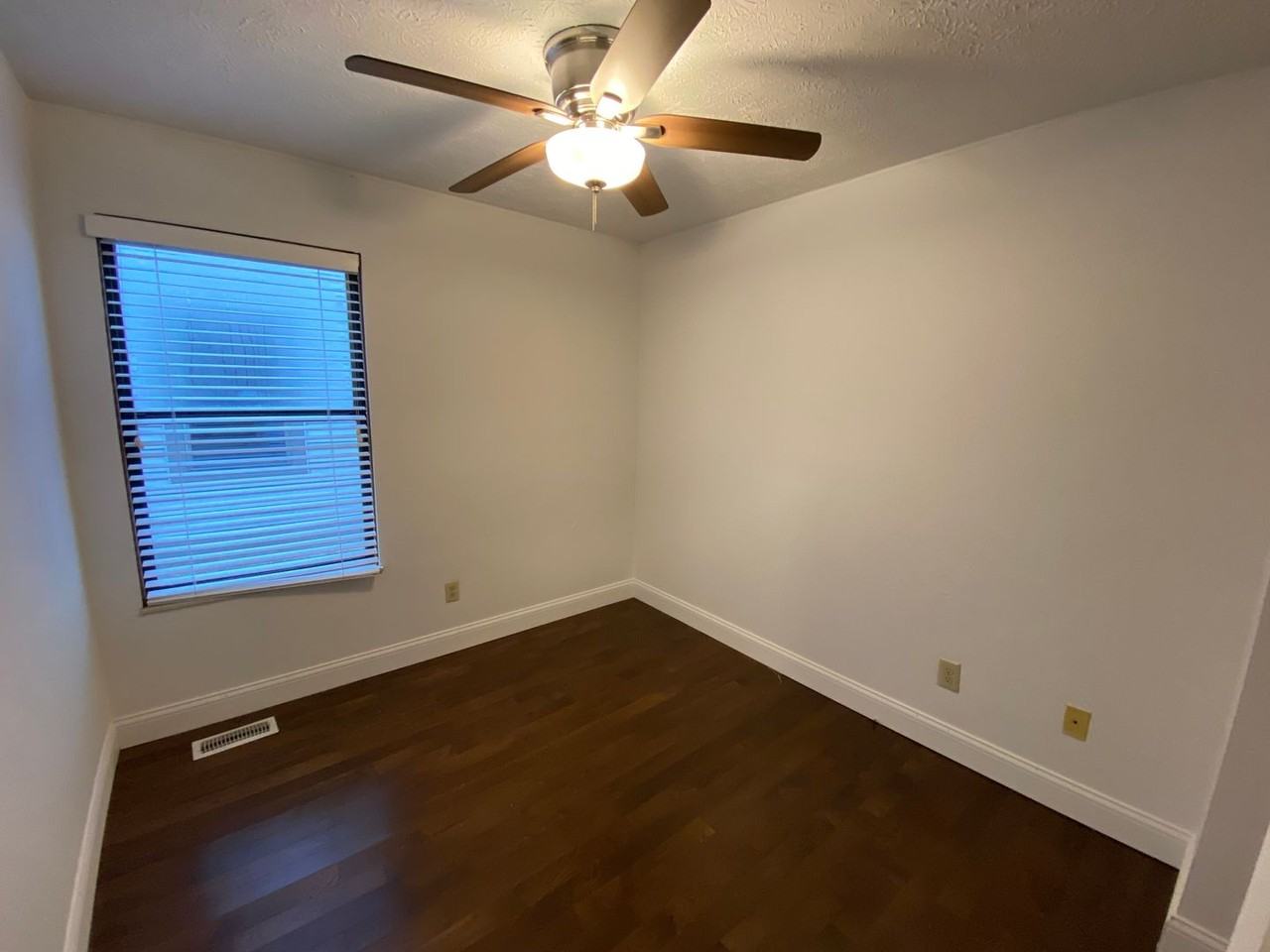 Chittenden Ave 76 MLR - Photo 6 of 16