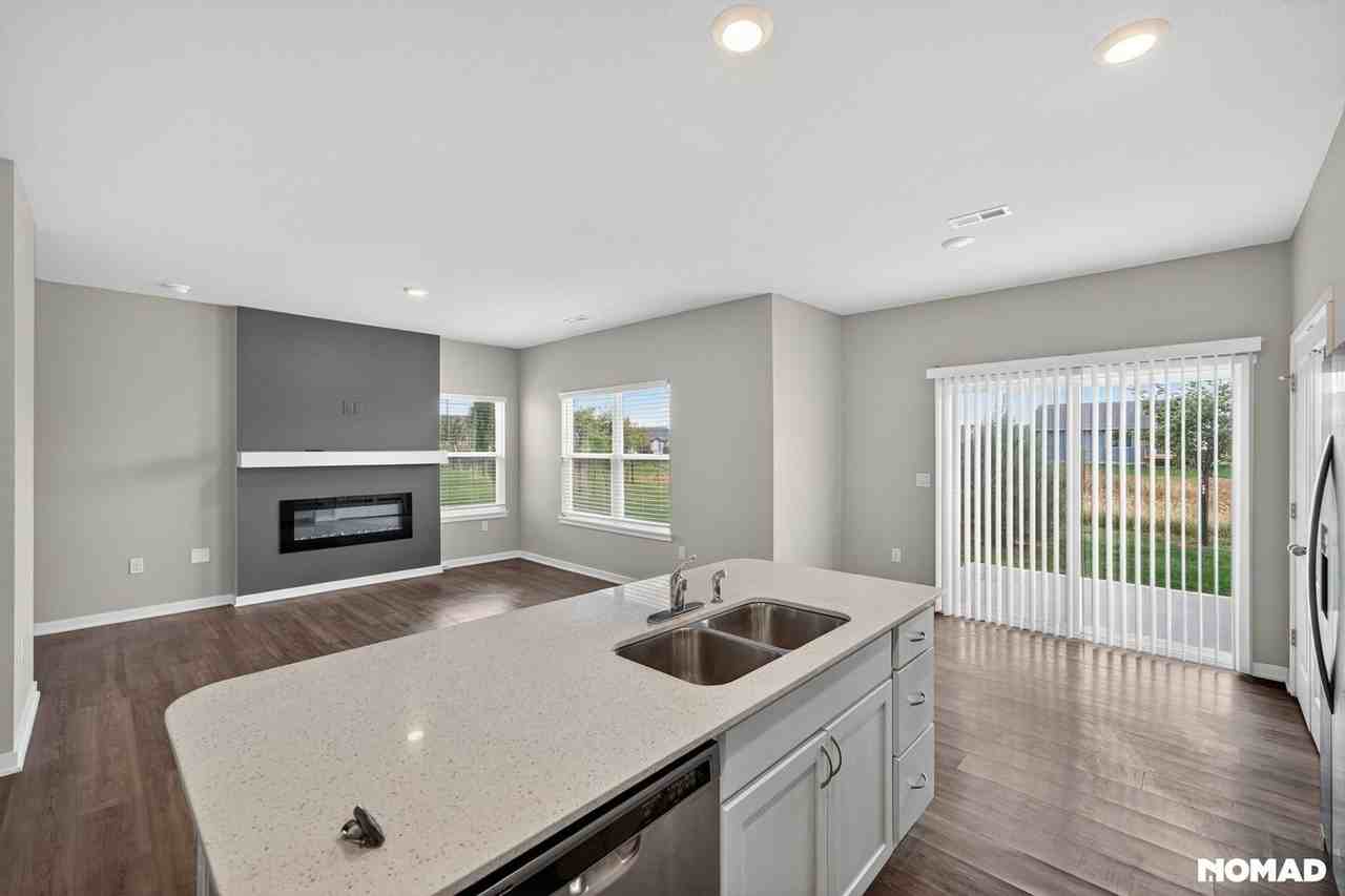 912 Maywood Ln - Photo 5 of 25