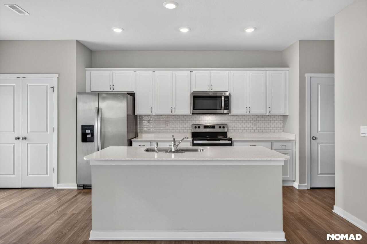 912 Maywood Ln - Photo 6 of 25