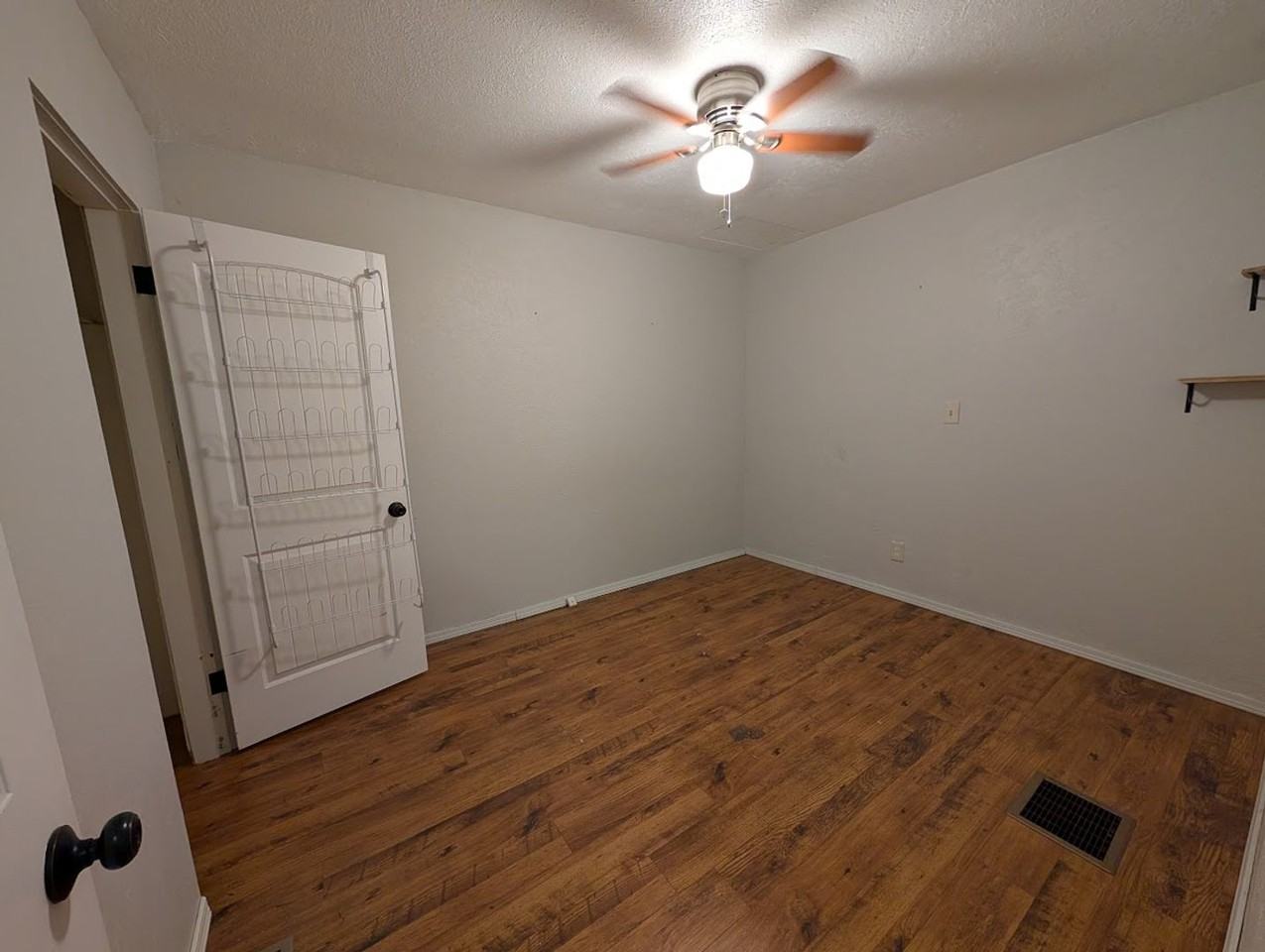 711 10th Ave - Photo 3 of 11