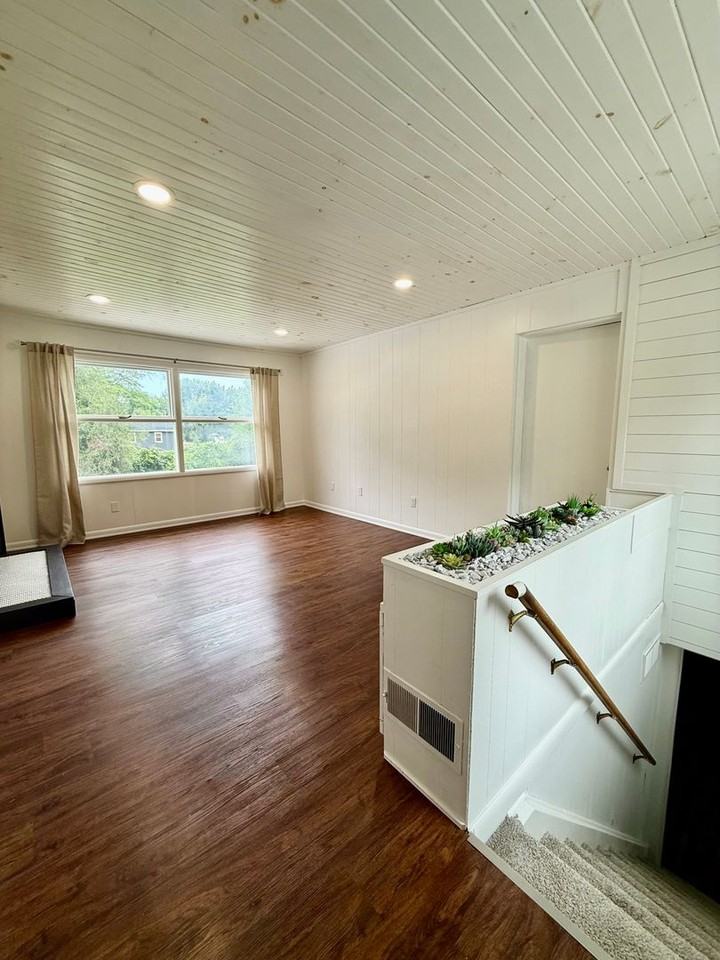 212 Evelyn Ave - Photo 2 of 25