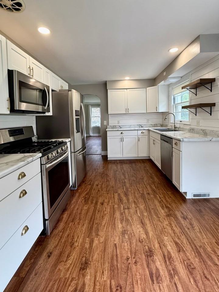 212 Evelyn Ave - Photo 3 of 25