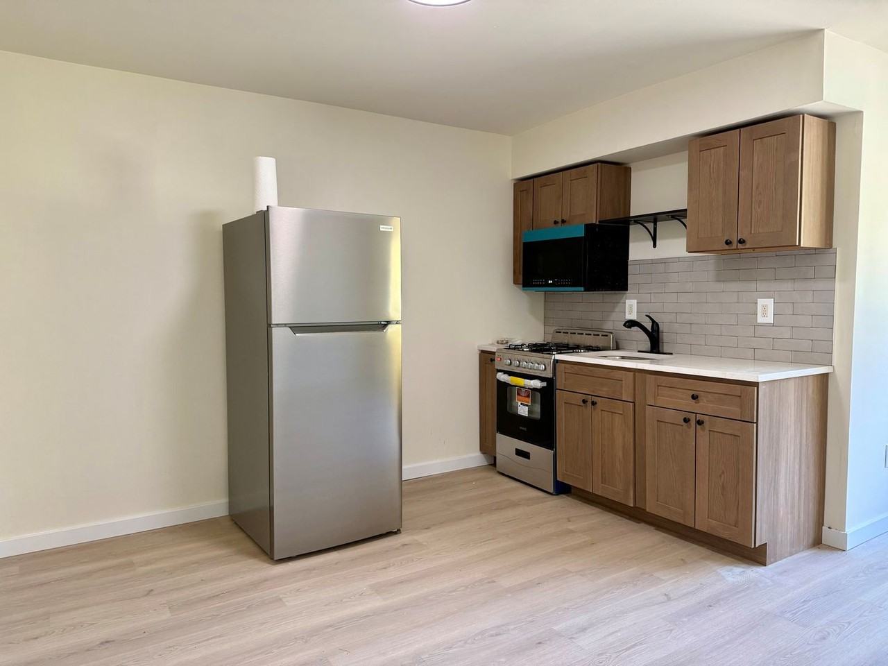 South Avenue Beacon - Photo 4 of 13