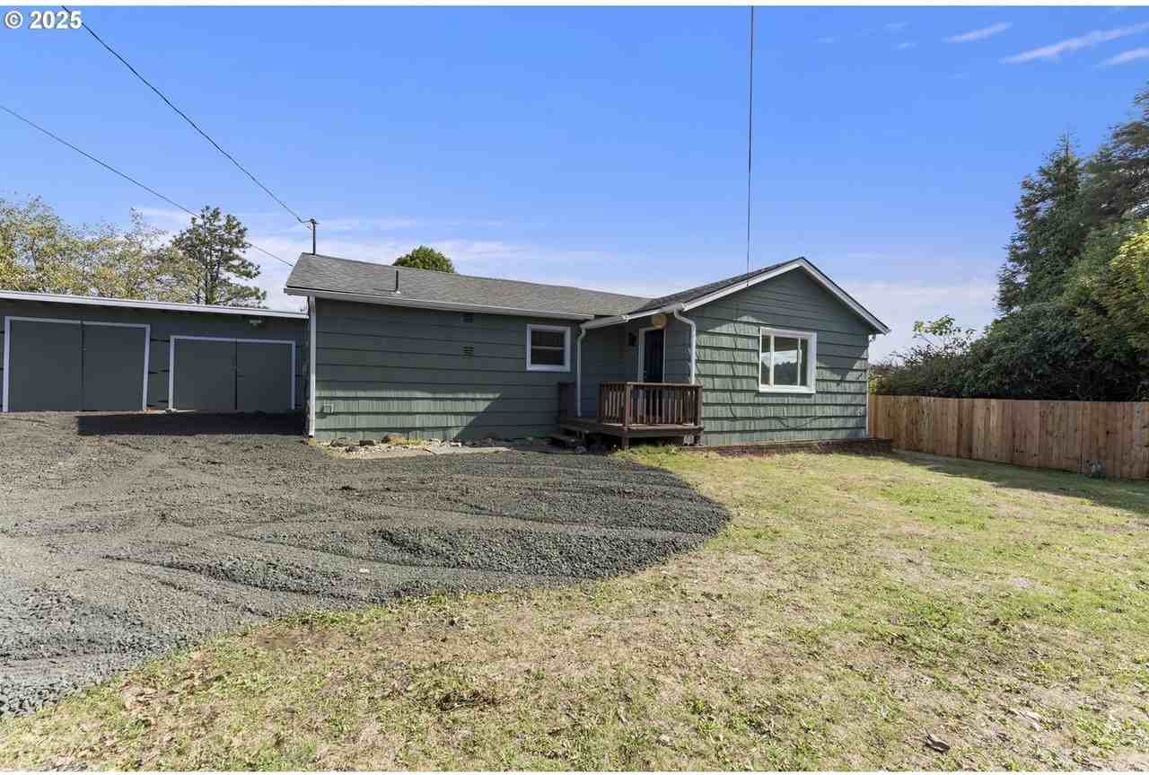 63701 Chamberlain Avenue - Photo 2 of 16