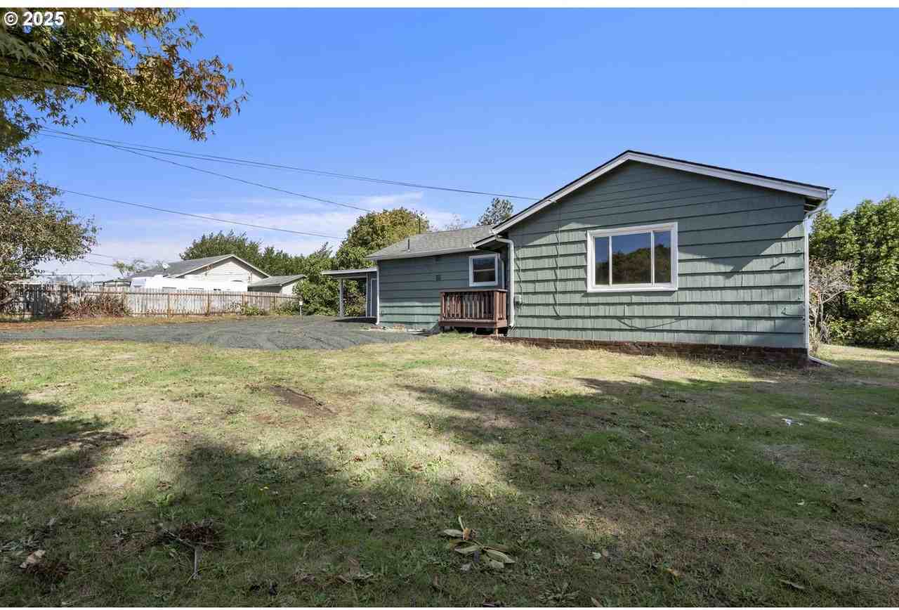 63701 Chamberlain Avenue - Photo 3 of 16