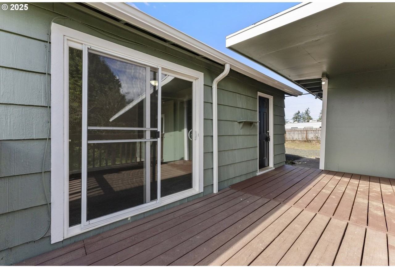 63701 Chamberlain Avenue - Photo 4 of 16