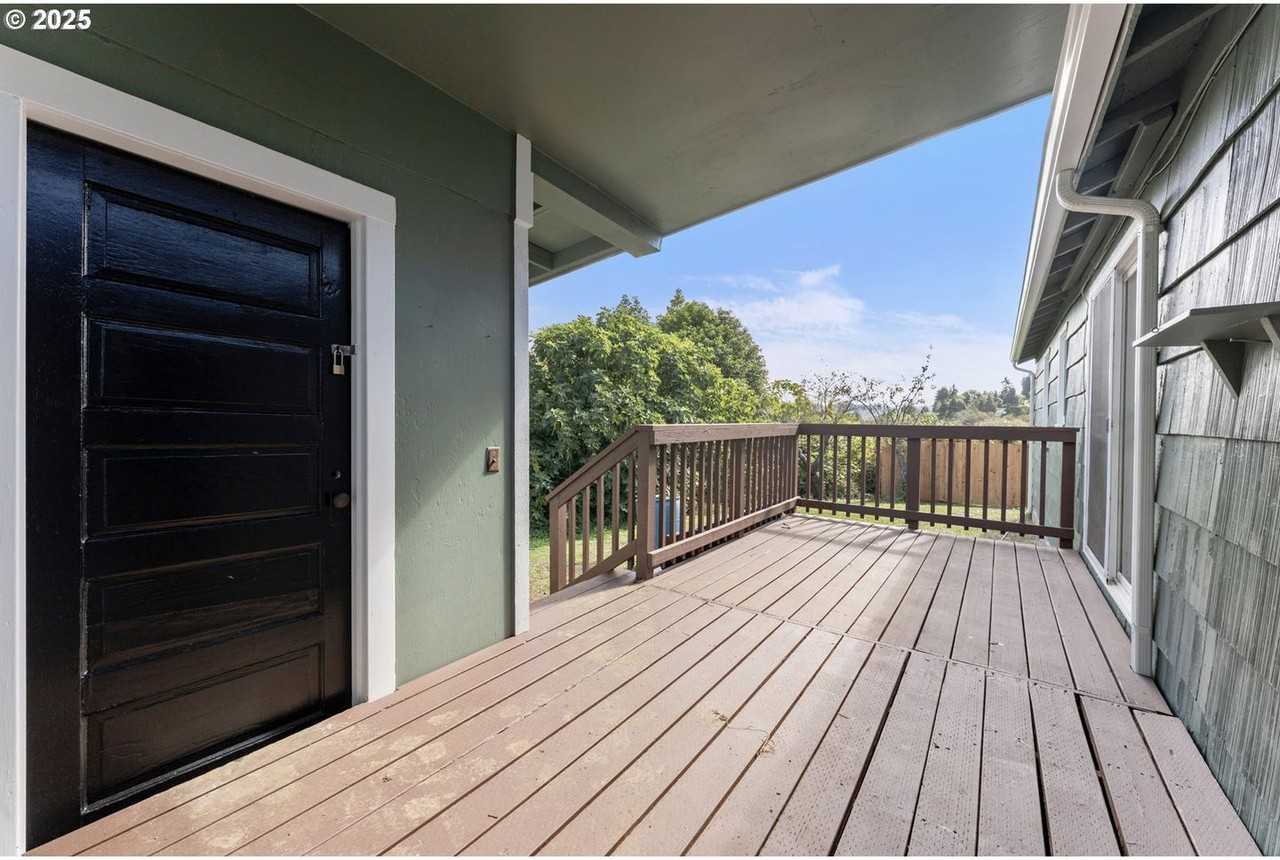 63701 Chamberlain Avenue - Photo 5 of 16