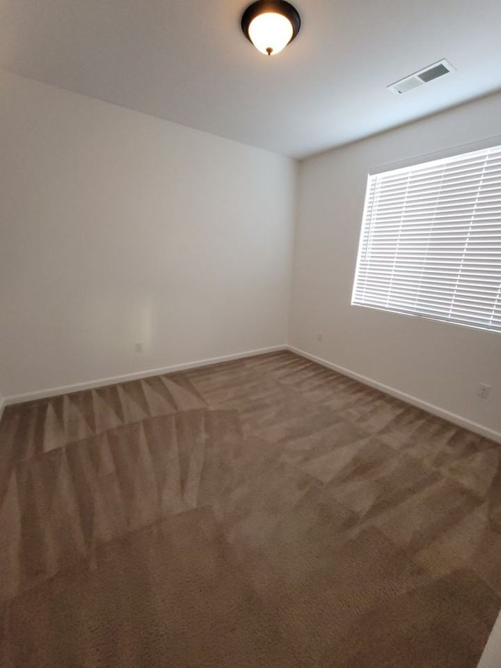 141 Catlin St - Photo 3 of 8