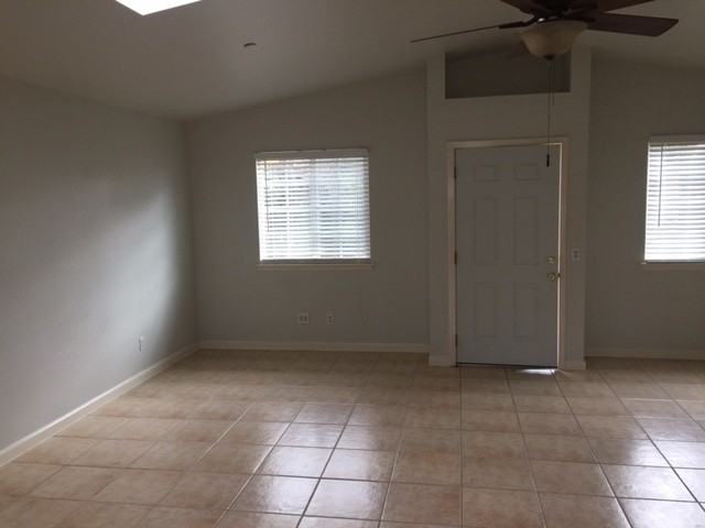 1372 K St #B - Photo 2 of 7