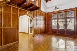 featured image of 1207 Franklin Street