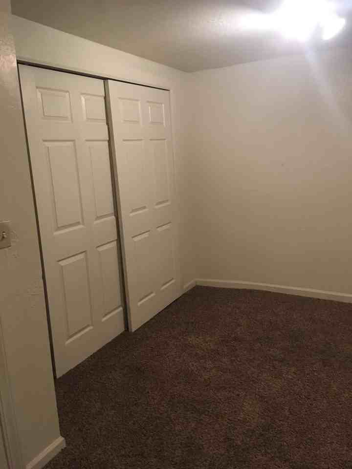 1101 Columbus Ave - Photo 4 of 9