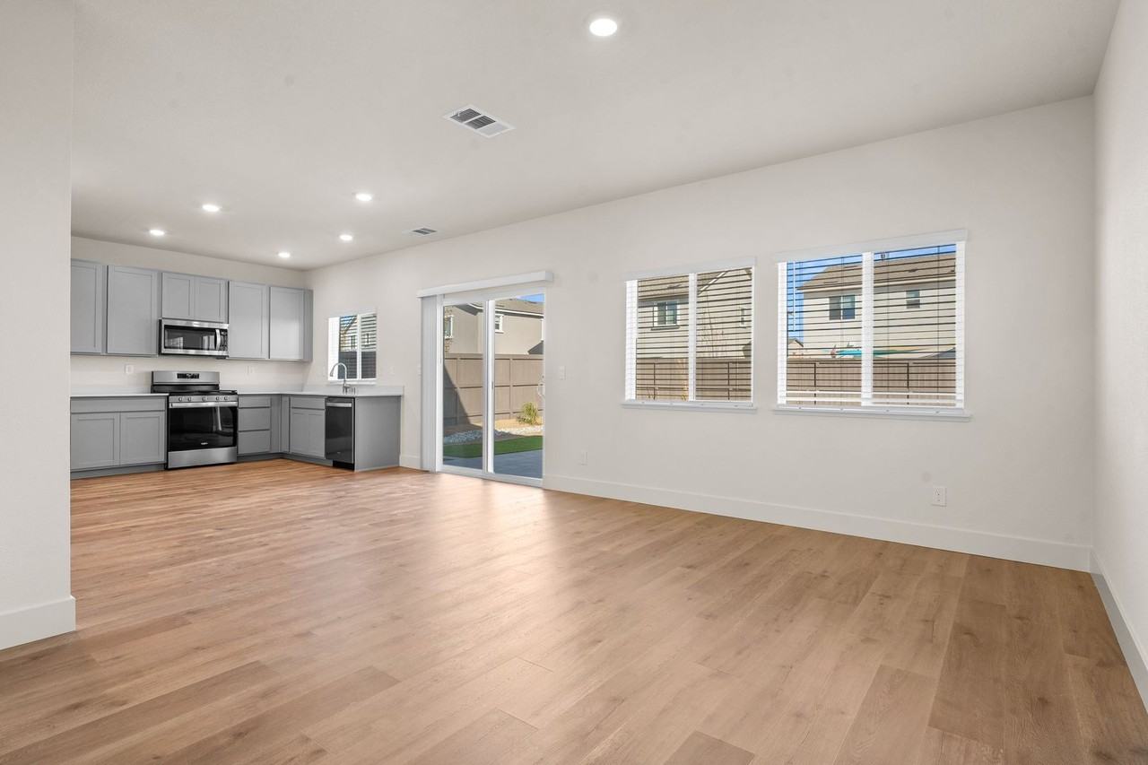 1784 Biotite Way - Photo 3 of 32