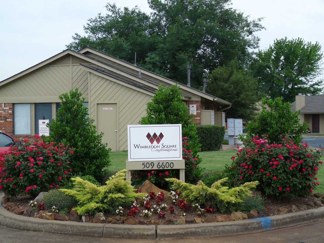 Wimbledon Square Condominiums - Photo 3 of 7