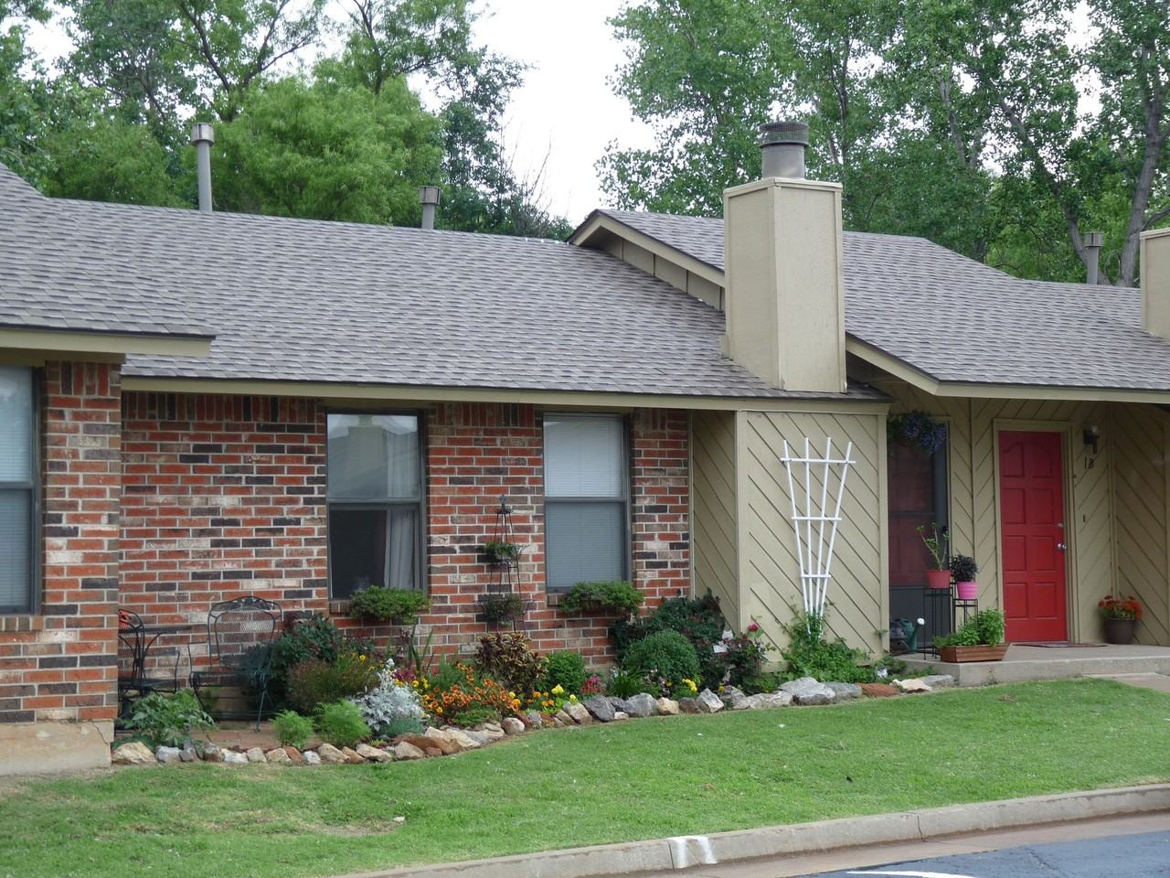 Wimbledon Square Condominiums - Photo 7 of 7