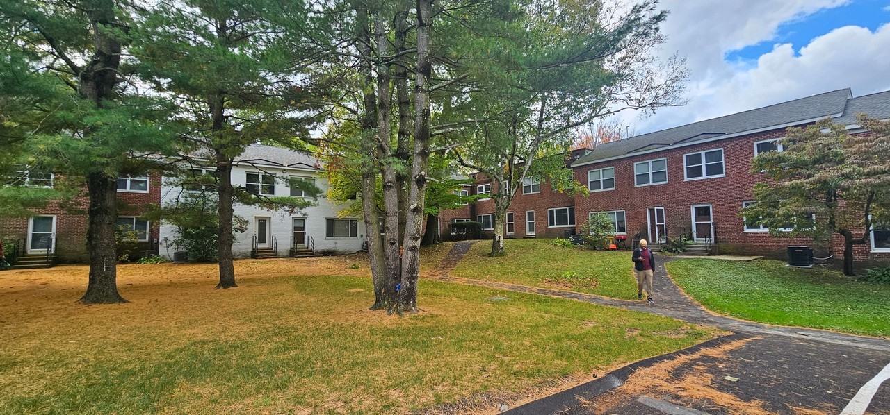 563 Vfw Pkwy - Photo 5 of 23