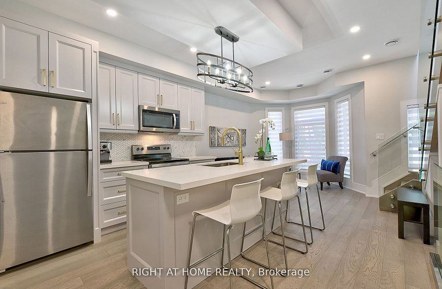 131 Brock Avenue - Photo 3 of 11