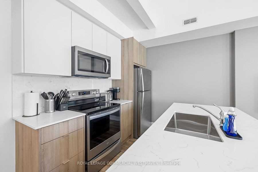 449 Lansdowne Avenue - Photo 2 of 12