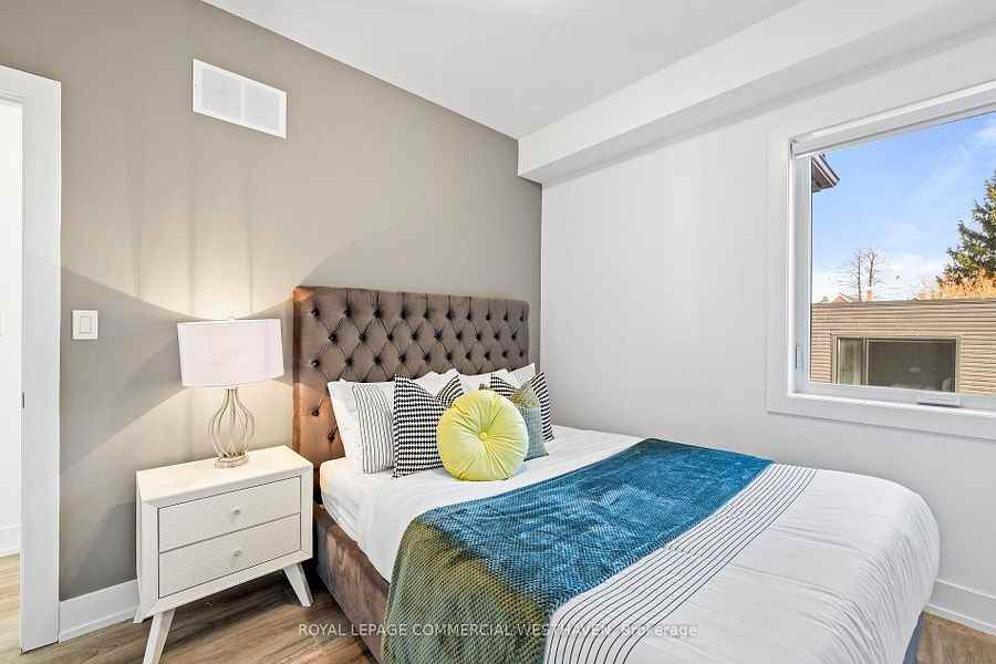 449 Lansdowne Avenue - Photo 5 of 12