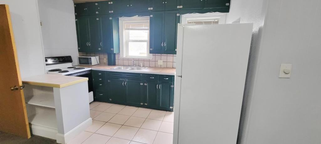 2102 Gary Ave - Photo 2 of 10