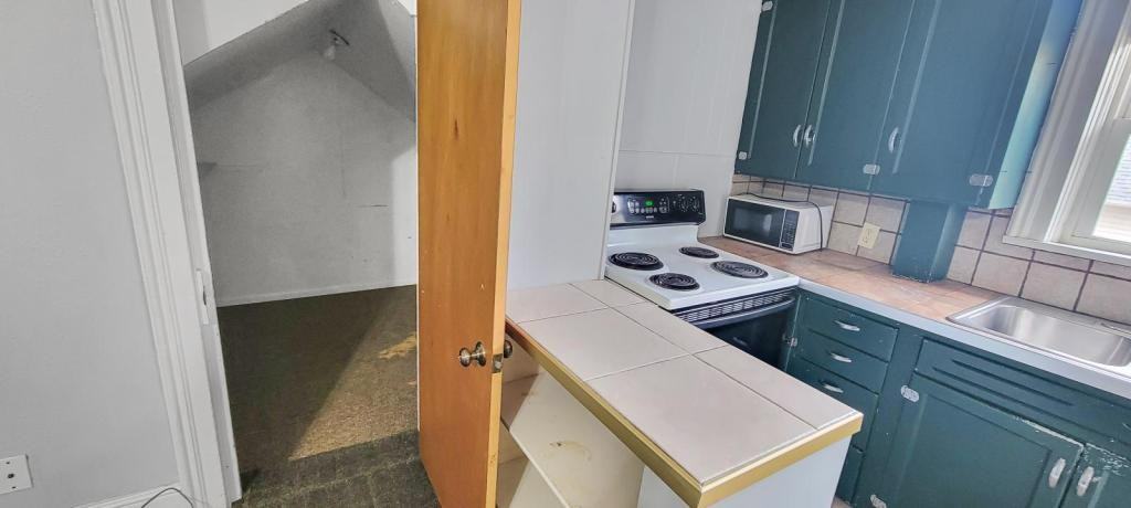 2102 Gary Ave - Photo 3 of 10