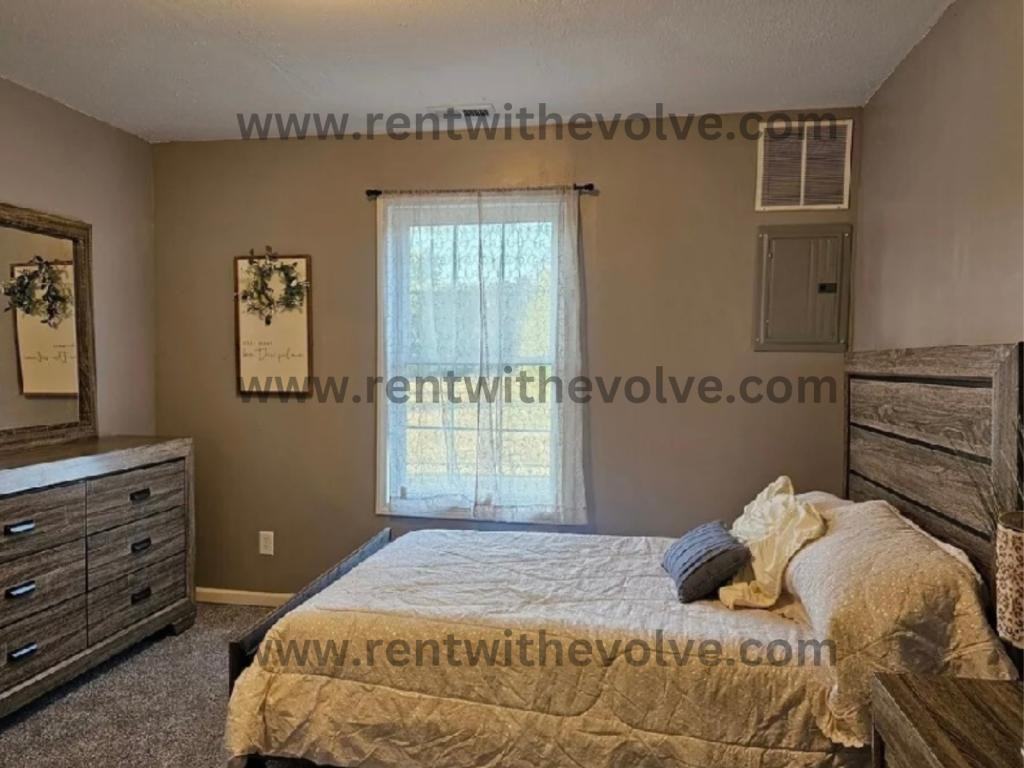 1349 G Avenue - Photo 4 of 15