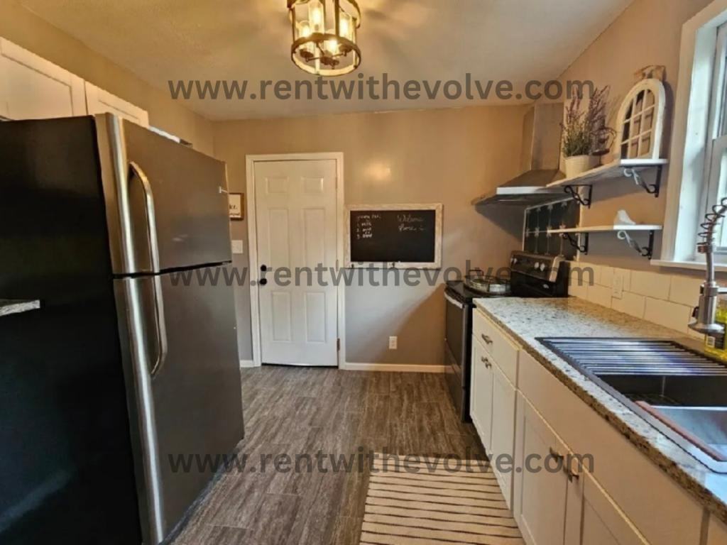 1349 G Avenue - Photo 6 of 15