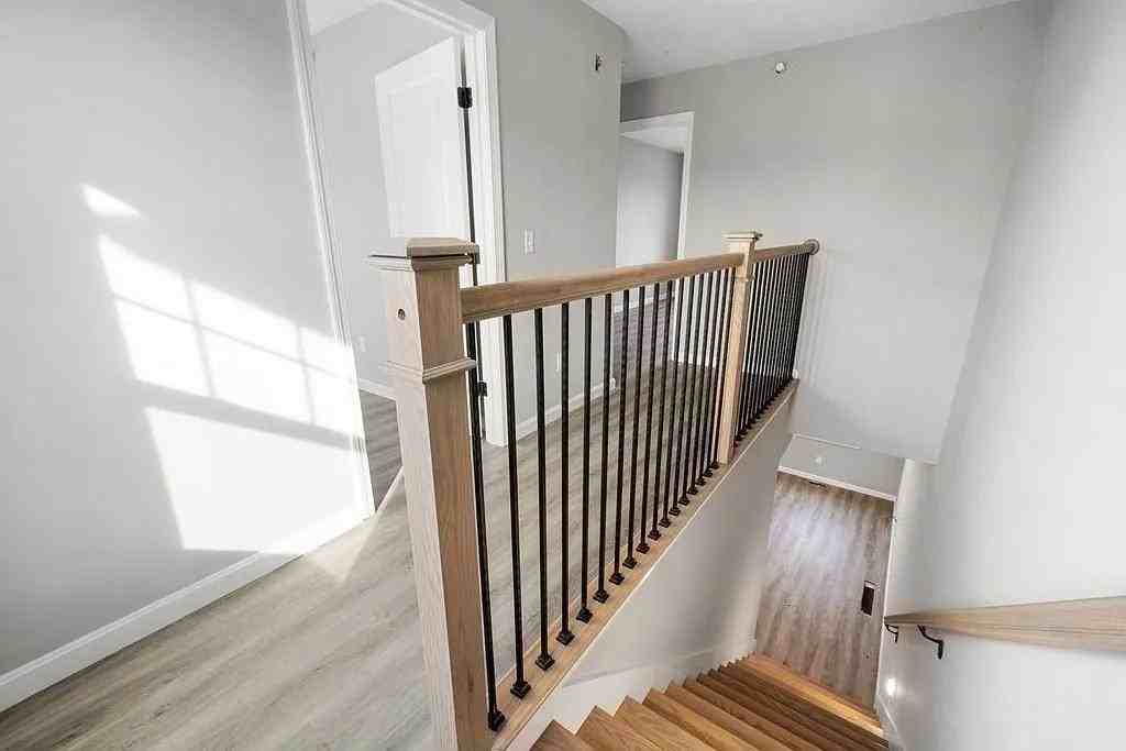 550 Spring St - Photo 3 of 20