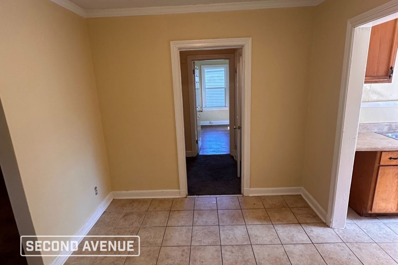 2455 Twain Ave - Photo 3 of 14