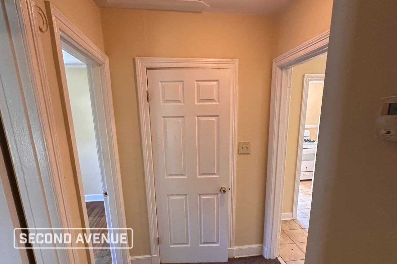 2455 Twain Ave - Photo 5 of 14