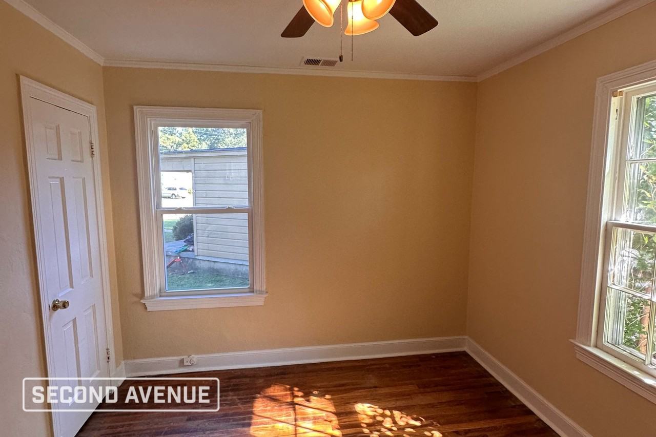 2455 Twain Ave - Photo 6 of 14