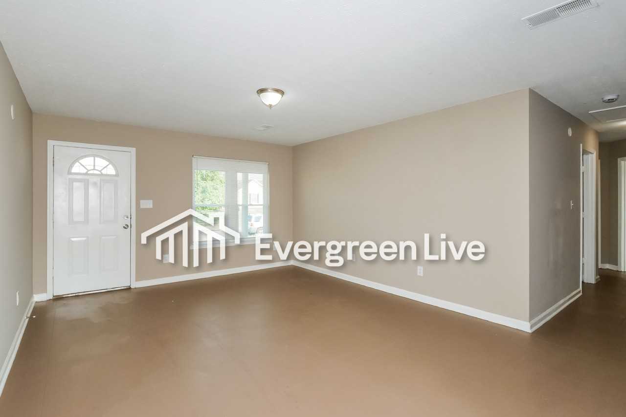 1942 Wooten St - Photo 4 of 15