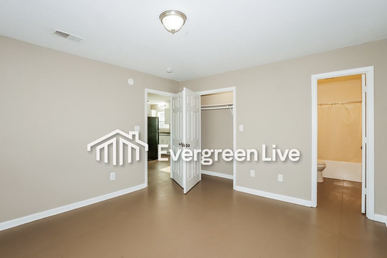 1942 Wooten St - Photo 7 of 15