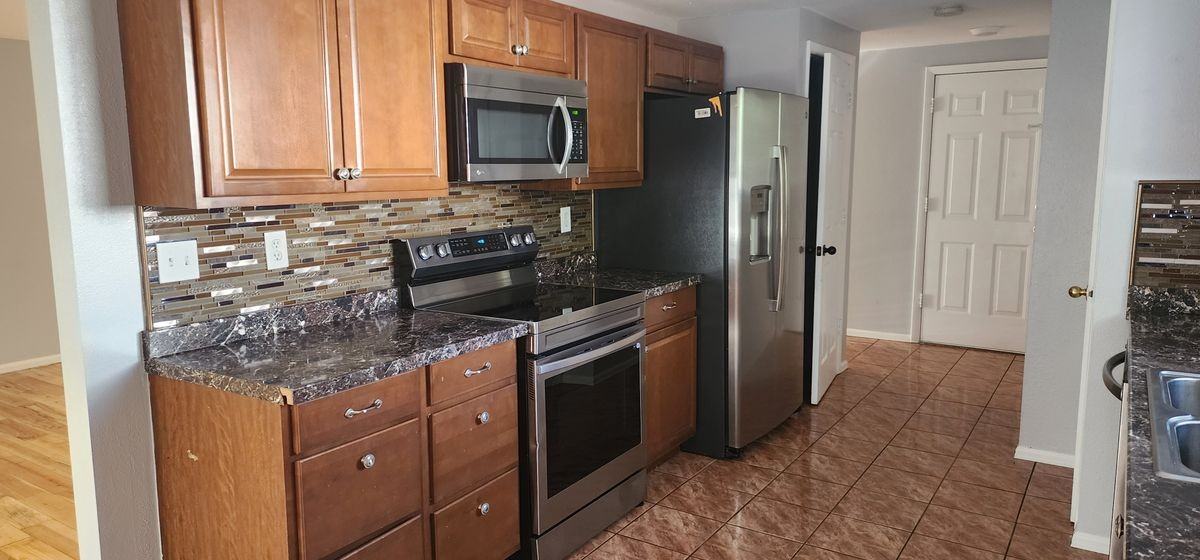 4236 S Tempe Ct - Photo 5 of 27