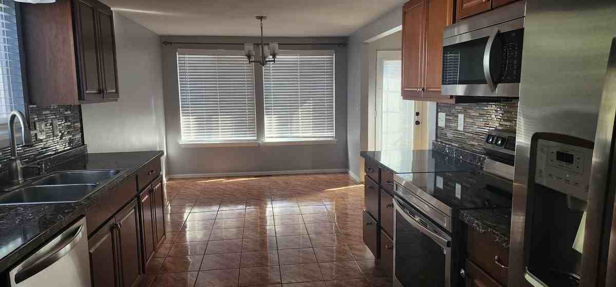 4236 S Tempe Ct - Photo 6 of 27